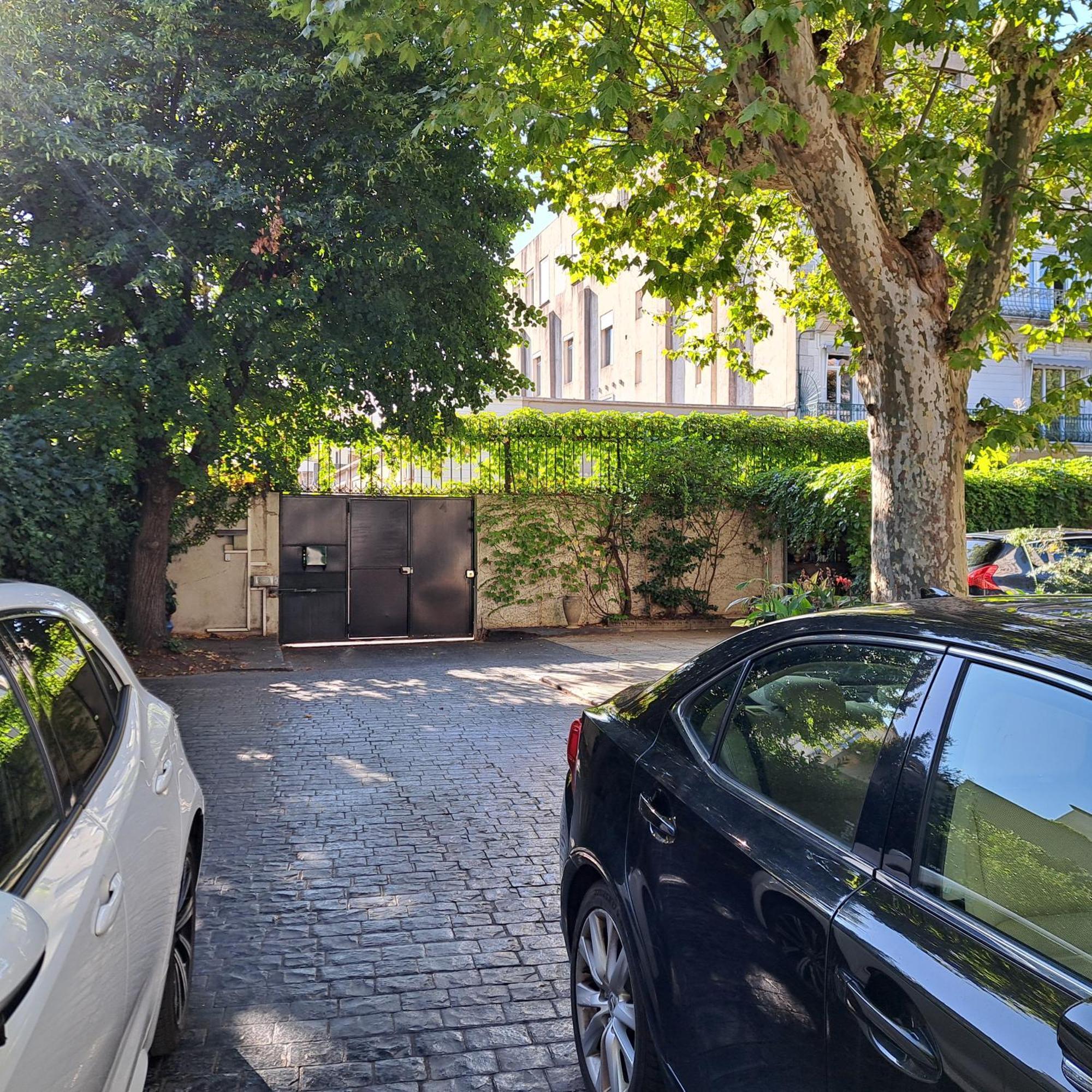 阿莱斯Les Jardins De La Fontaine住宿加早餐旅馆 外观 照片